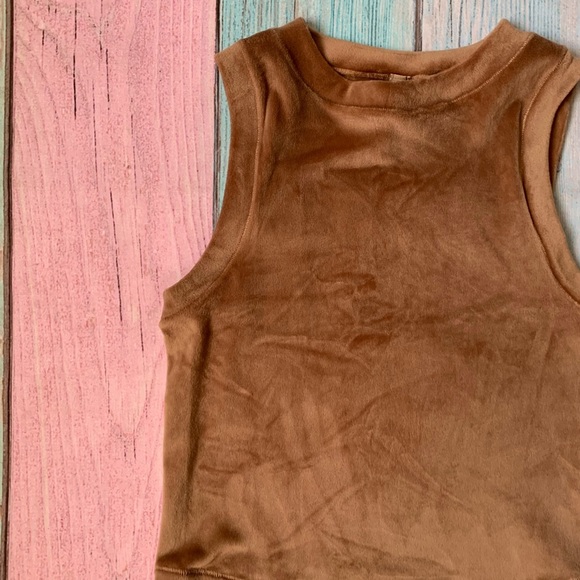 Skims fuzzy tank top size size medium - Picture 4 of 8